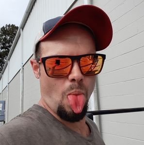 Meet your Posher, Travis